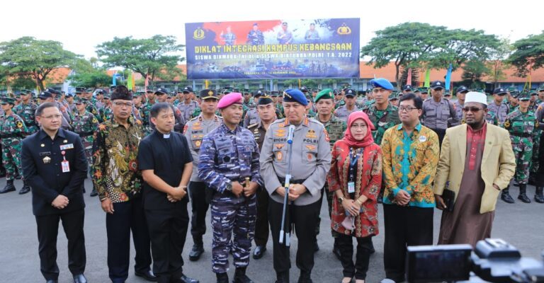 Kalemdiklat Polri Hadiri Penutupan Diklat Integrasi Kampus Kebangsaan TNI dan Polri TA 2022