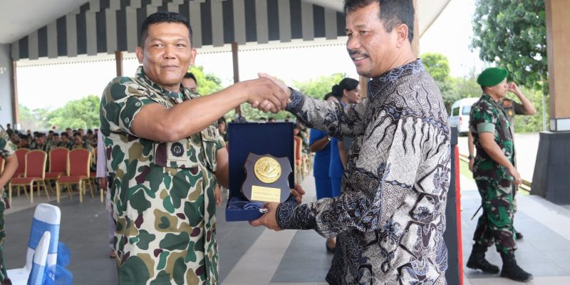 Hadiri Sertijab Komandan Batalyon Infanteri 10 Marinir/SBY, Wali Kota Batam Rudi : Selamat Bertugas di Kota Batam