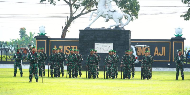 Akhir Tahun 2022, Pangdam Diponegoro Berikan PO Prajurit dan PNS Tanam Hanpangan