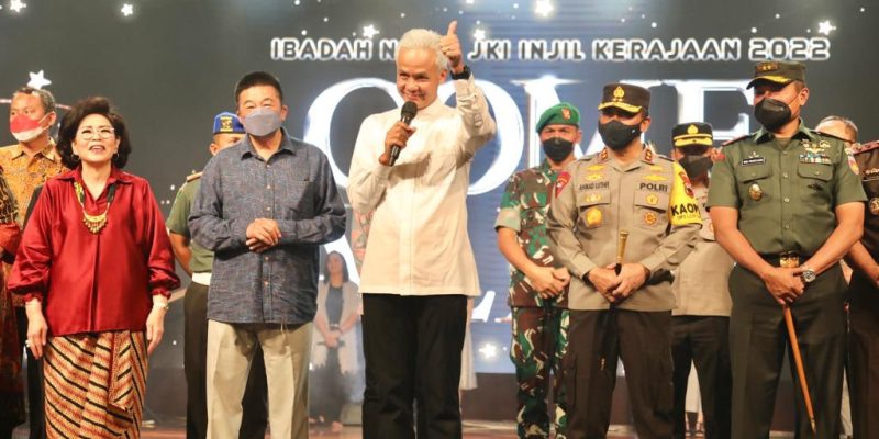 Ganjar Didampingi Kapolda dan Pangdam Tinjau Ibadah Perayaan Natal di Kota Semarang