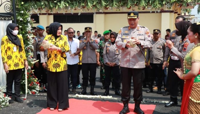 Bupati Pekalongan Dan Kapolres Pekalongan Resmikan Lapangan Serbaguna Sarja Arya