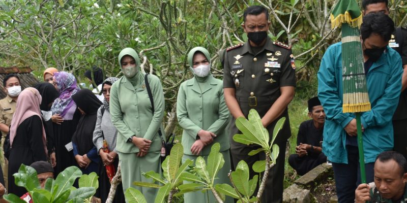 Empati Keluarga Prajurit Wafat, Danrem 071/Wijayakusuma Takziah