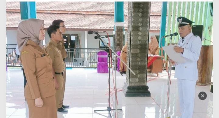 Pengambilan Sumpah Jabatan Serta Dilantiknya Tiga Perangkat Desa Mlorah Kecamatan Rejoso