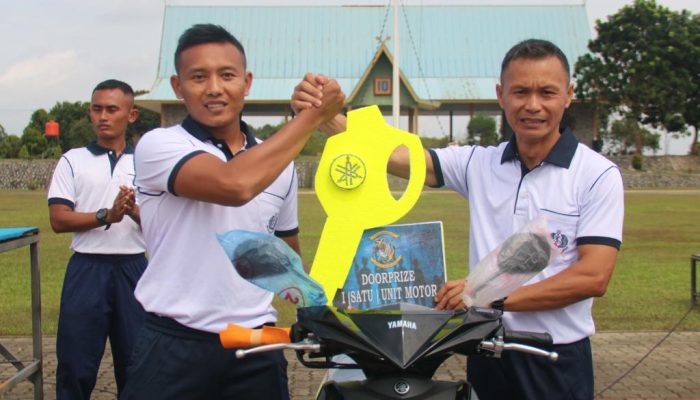 Keluarga Besar Yonif 10 Marinir/SBY Laksanakan Olahraga Bersama Serta Pembagian Dooprize