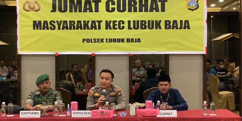 Kapolsek Lubuk Baja Kompol Budi Hartono S.I.K.,M.M Memimpin Kegiatan Jum’at Curhat Kepada Warga Lubuk Baja