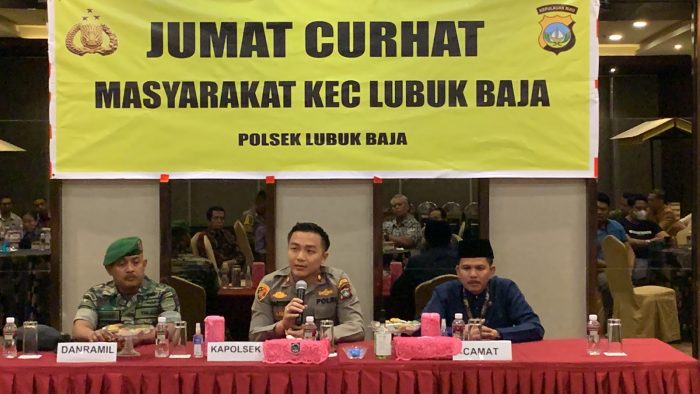 Kapolsek Lubuk Baja Kompol Budi Hartono S.I.K.,M.M Memimpin Kegiatan Jum’at Curhat Kepada Warga Lubuk Baja
