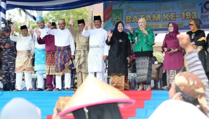 Beragam Pakaian Adat hingga Kesenian Nusantara Memeriahkan Pawai Budaya HJB ke-193