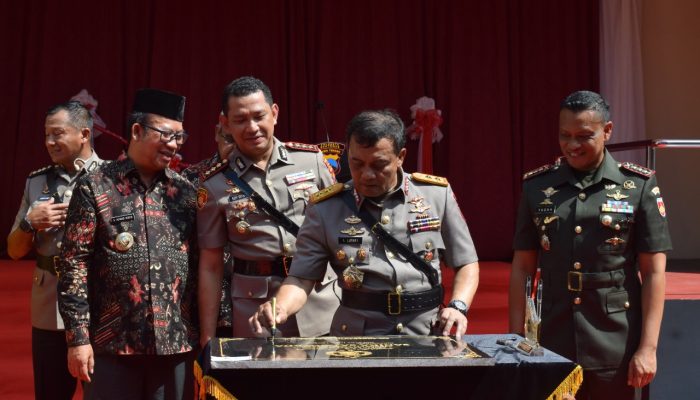 Danrem 071/Wijayakusuma Dampingi Kapolda Jateng Resmikan Gedung Pelayanan Terpadu Polresta Banyumas