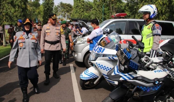 Bupati Pekalongan Pimpin Apel Gelar Pasukan Ops Lilin Candi 2022