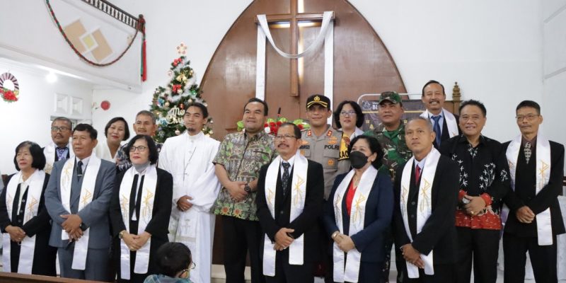 KAPOLRES, DANDIM dan BUPATI Turun Memantau di Gereja Langsung