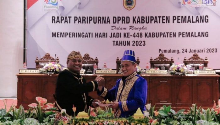 Plt Bupati Mansur Paparkan Capaian Kinerja Pemkab Pemalang Dalam Rapat Paripurna DPRD