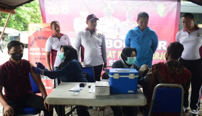 Polresta Sidoarjo Peduli Kesehatan dan Sosial di Pasar Porong