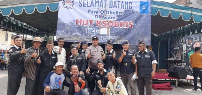 Jalin Kebersamaan Dengan Komunitas Sepeda Ontel Tua