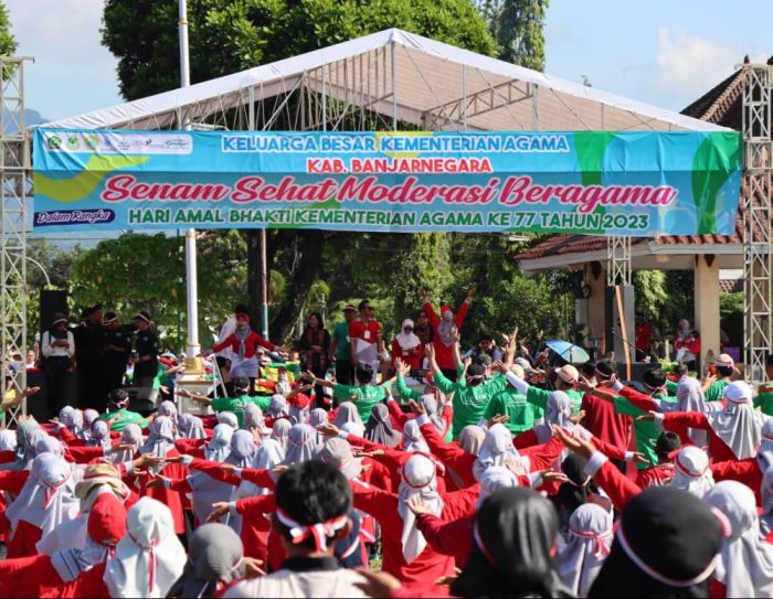 Polres Banjarnegara Lakukan Pengamanan Senam Sehat Moderasi Beragama