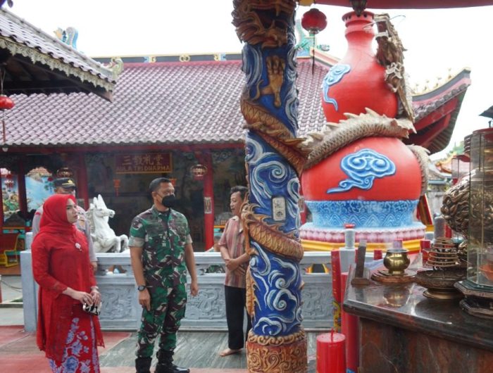 Monitoring Danrem Wijayakusuma Pantau Ibadah Imlek