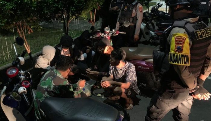 Simpan Pil Koplo di Celana Dalam, 7 Orang Pemuda Diamankan Tim Sparta Polresta Surakarta