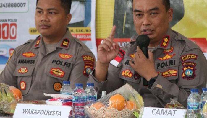 Wakapolresta Barelang Tanggapi dan Tindak Lanjuti Curhat Masyarakat Sagulung Dalam Kegiatan Jum’at Curhat Kamtibmas