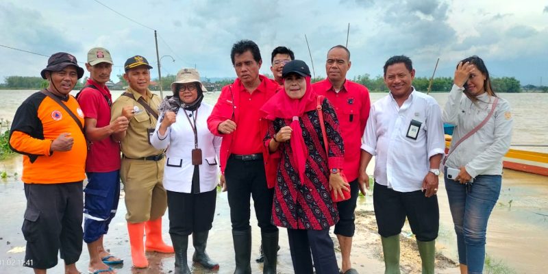 Riyanta, SH dan Sentra Margo Laras UPT Kementrian Sosial Berikan Bantuan Sembako di Desa Banjarsari Gabus Pati