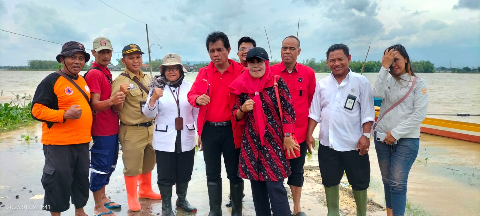 Riyanta, SH dan Sentra Margo Laras UPT Kementrian Sosial Berikan Bantuan Sembako di Desa Banjarsari Gabus Pati