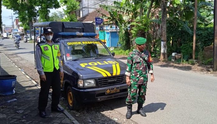 Ciptakan Situasi Kamtibmas Kondusif, TNI-Polri Lakukan Patroli Gabungan di Jabung Malang
