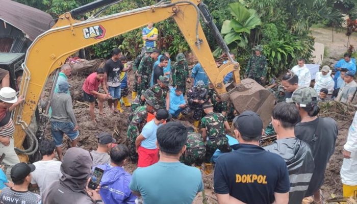 TNI AL Bersinergi Dengan Masyarakat Atasi Bencana Longsor Di Manado