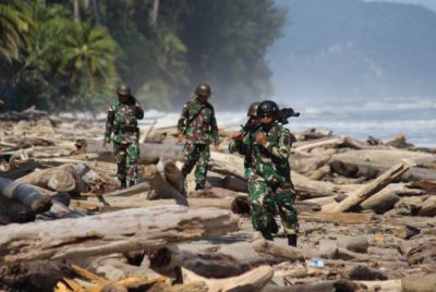 Susuri Berbagai Medan Di Papua, Prajurit Yonmarhanlan X Uji Fisik Dengan Cross Country