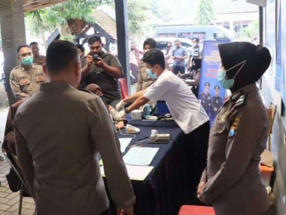 Bakti Polres Kediri Kota Kepada Masyarakat, Gelar Vaksinasi dan Pengobatan Gratis