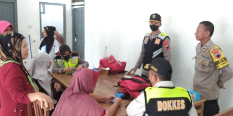 Bantu Korban Terdampak Banjir, Tim Dokkes Polres Pekalongan Buka Layanan Kesehatan