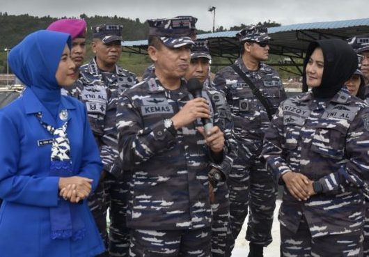 Lantamal IV Panen Raya dan Tebar Benih Udang Vaname di Tambak Binaan