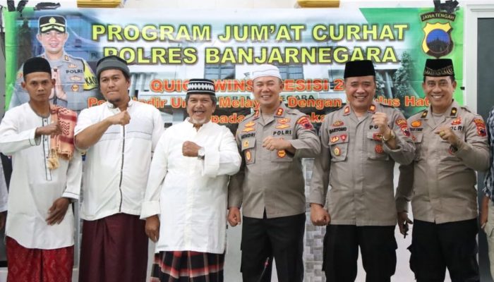 Jalin Hubungan Silaturahmi Bersama Warga, Polres Banjarnegara Gelar Jumat Curhat Polres Banjarnegara Dengar Aspirasi Warga Serta Berbagi Bantuan