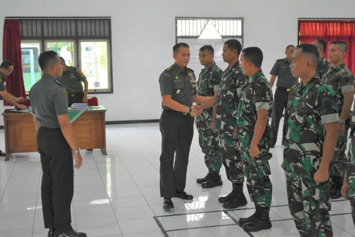 Sebanyak 56 Prajurit Dilepas Danrem Wijayakusuma Tugas Kewilayahan