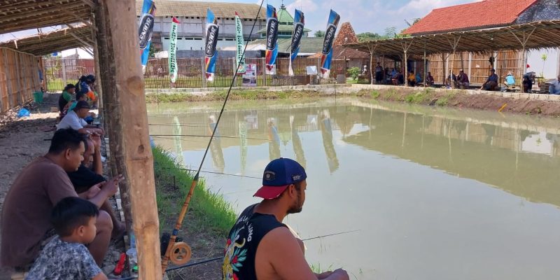 Kolaborasi Pemdes, BumDes, Karangtaruna Desa Plangiltan Gelar Lomba Mancing