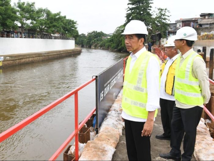 Presiden Jokowi Tinjau Pembangunan Sodetan Kali Ciliwung ke Kanal Banjir Timur