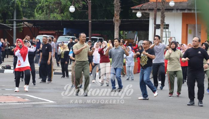 Perkuat Sinergitas, Pemkab Mojokerto Gelar Senam Bersama TNI-Polri