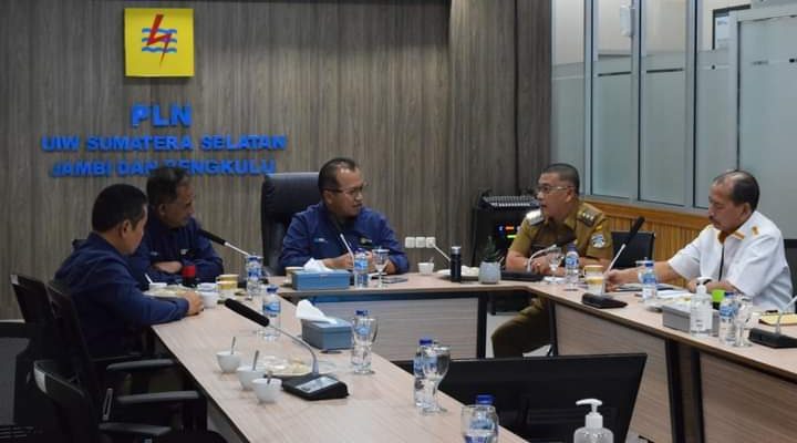 Bupati Muratara Minta PLN Segera Terbentuknya Kantor ULP Rupit