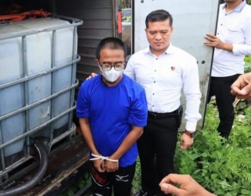 Diduga Penyalahgunaan BBM Bersubsidi, Warga Batam Di Ringkus Polisi Di rembang. 1 Februari 2023