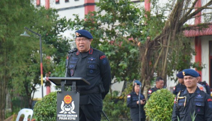 Kapolda Kepri Irjen Pol Drs Tabana Bangun Beri Arahan Kepada Personel Satbrimob Polda Kepri