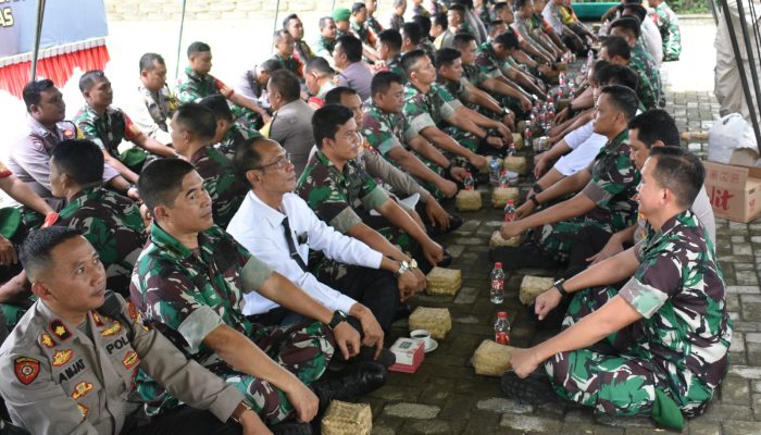 Penghargaan Danrem Wijayakusuma Untuk Babinsa Sumpiuh Tangkap Pelaku Curanmor