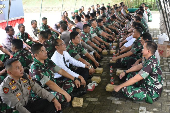 Penghargaan Danrem Wijayakusuma Untuk Babinsa Sumpiuh Tangkap Pelaku Curanmor