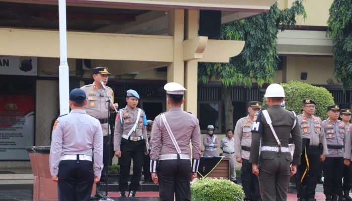 Kapolres Pekalongan Pimpin Apel Gelar Pasukan Ops Keselamatan Lalu Lintas Candi 2023