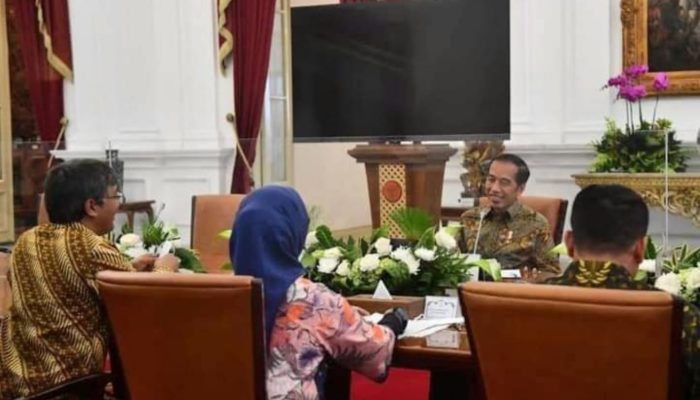 Presiden Jokowi Saat Menerima Kedatangan Anggota Dewan Pers Periode 2022-2025 di Istana Merdeka