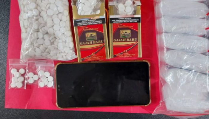 Tersangka Pengedar Ribuan Pil Double L Diamankan Polisi