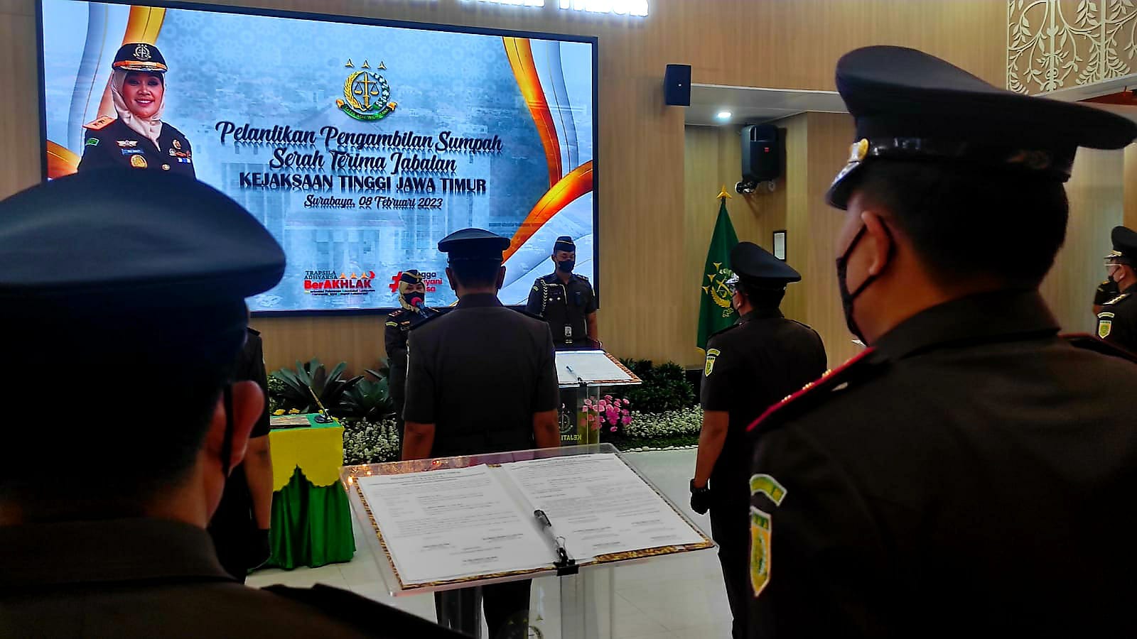 Kajati Jatim Ingatkan Penegakan Hukum dan Maksimalkan RJ, Saat Pelantikan 15 Penjabat