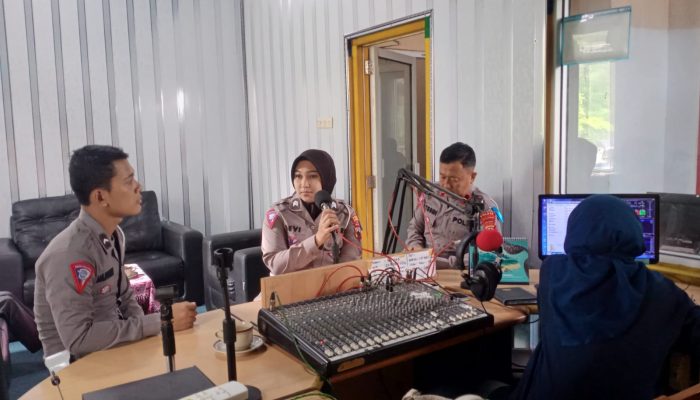 Unit Kamsel Sat Lantas Polres Pekalongan Sosialisasikan Ops Keselamatan Lalu Lintas Candi 2023