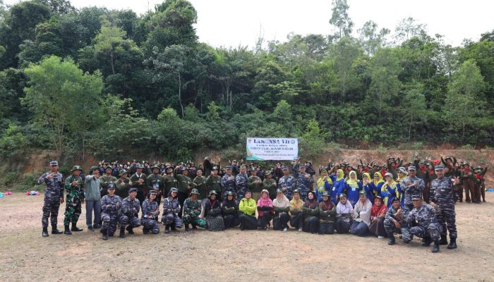 Siswa SMPIT Ulil Albab Latih Mental di Lantamal IV Batam