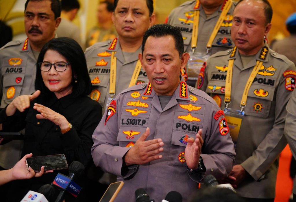 tutup-rapim-kapolri-pastikan-kawal-seluruh-kebijakan-pemerintah