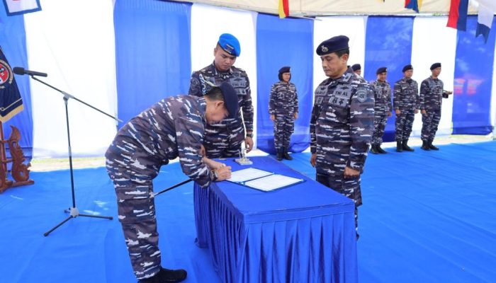 Danlantamal IV Pimpin Upacara Penyerahan Jabatan Danlanal Bintan