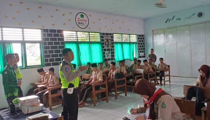 Police Goes To School, Polres Pekalongan Sosialisasikan Operasi Keselamatan Lalu Lintas Candi 2023