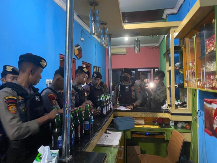 Operasi Pekat Cipta Kondisi Digelar, Polres Pekalongan Sita Ratusan Botol Miras