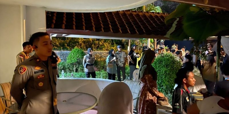 Kapolsek Lubuk Baja Kompol Budi Hartono Memimpin Apel Pengamanan Konser Pranala Fest 2023